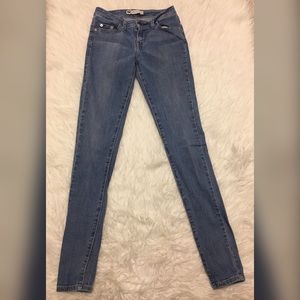 Levi’s Women’s Legging Jeans Sz 25x32